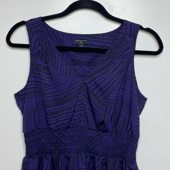 Banana Republic Geo Print Sleeveless Smocked Blouse Purple PM Dark Academia - Picture 4 of 9